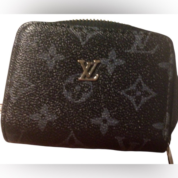 EUC Louis Vuitton Black and Gray Monogram Card Holder - Picture 3 of 4